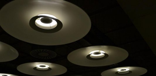 Illuminare gli ambienti con stile: l’uso delle plafoniere plafoniere moderne